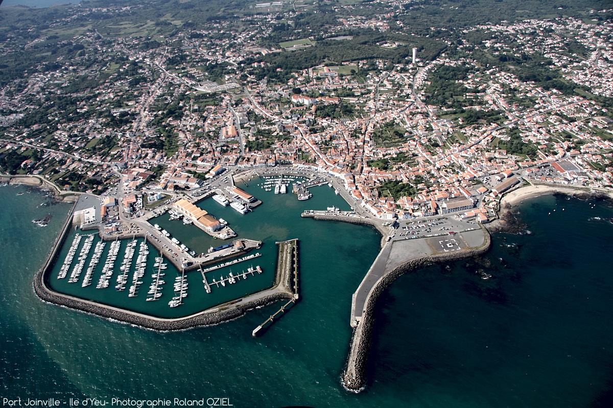 Photo aérienne Port Joinville Ile d'Yeu vacances en Vendée