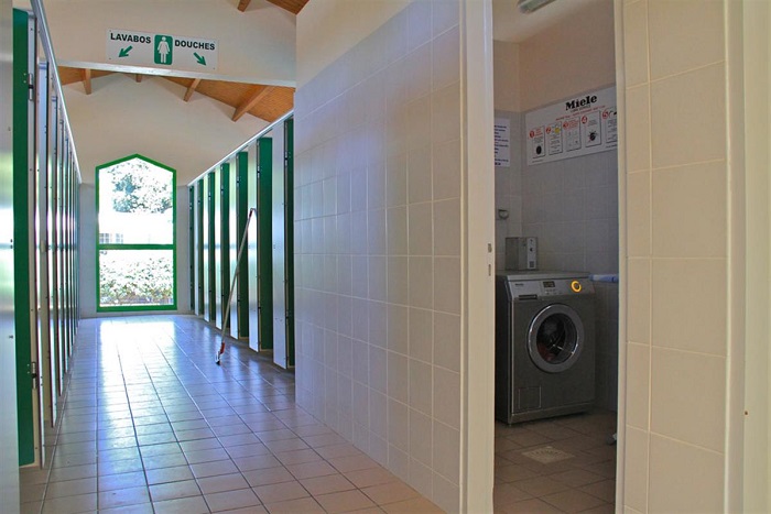 Sanitaire pour location d'emplacement au camping en Vendée