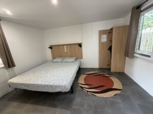 chambre adulte mobil home PMR